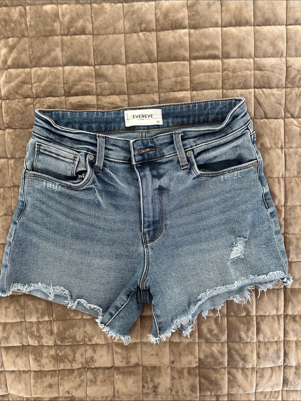 Evereve Light Blue Distressed Denim Cutoff Shorts Size 25